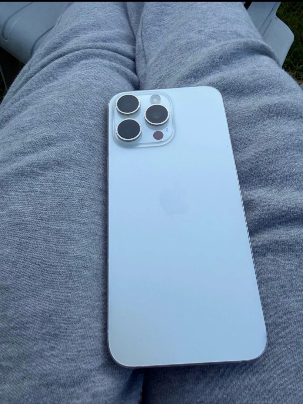 Apple iPhone 15 Pro Max- White